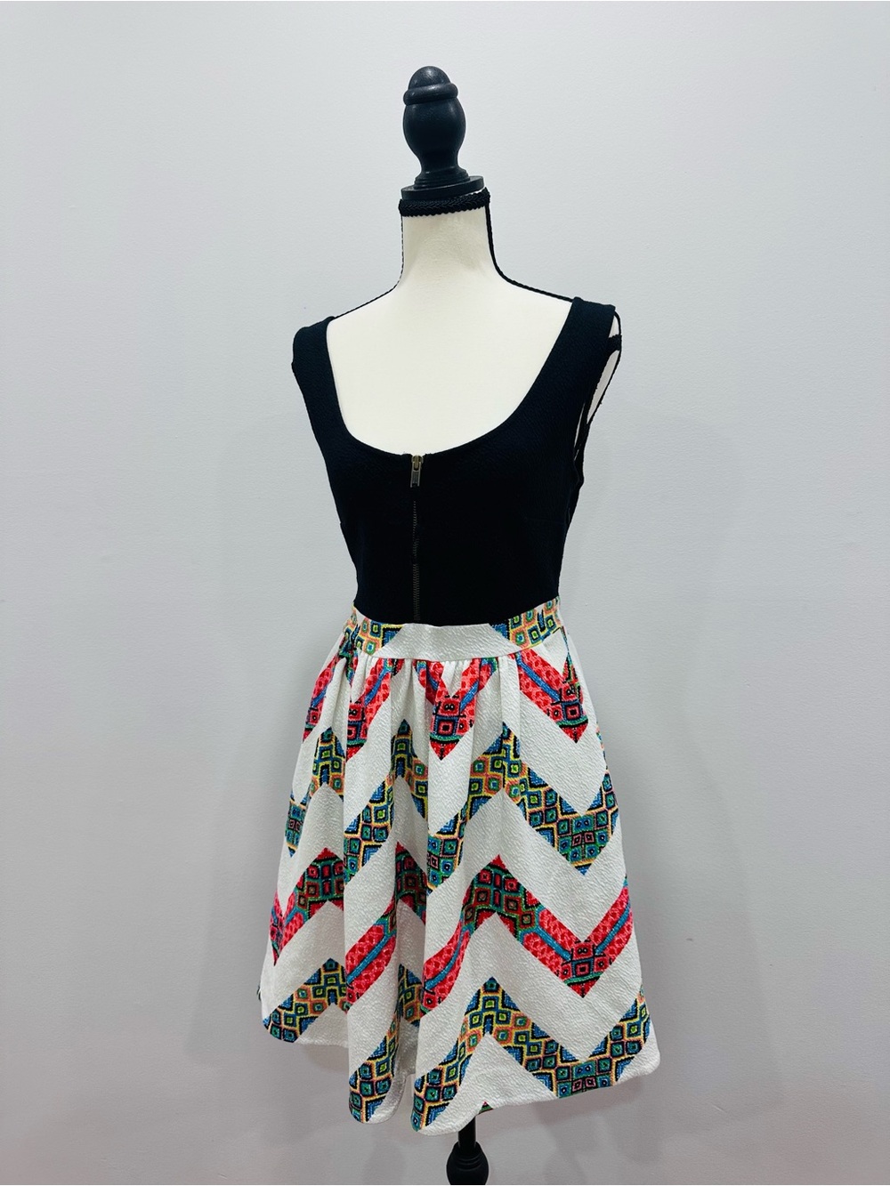 EUC MAEVE Anthropologie Tank Bodice Dress with White Chevron Skirt Size 8 Petite